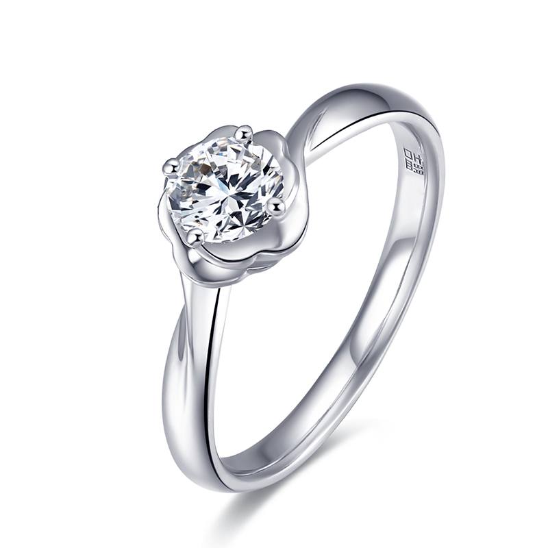 "Floral Twist" PT950 Platinum Diamond Ring