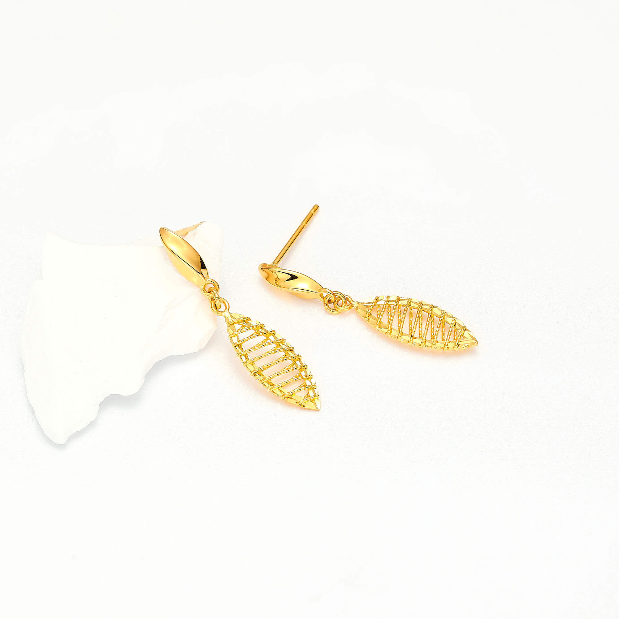 Modern Whisper Series · 5G Gold Coiled Wire Mirror Gold Earrings