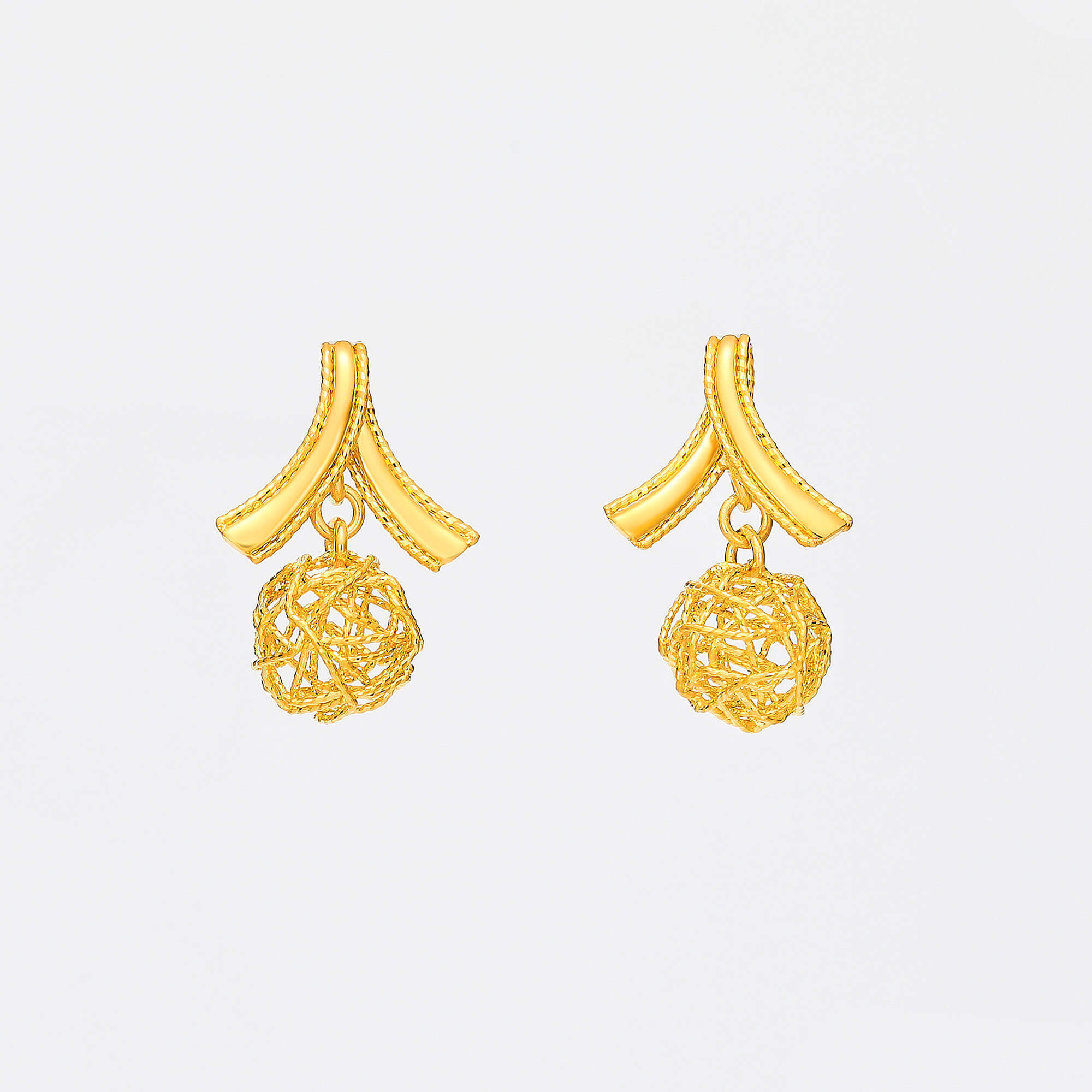 Luxury Elegance Series · 5G Gold Mirror Flower Filigree Stud Earrings