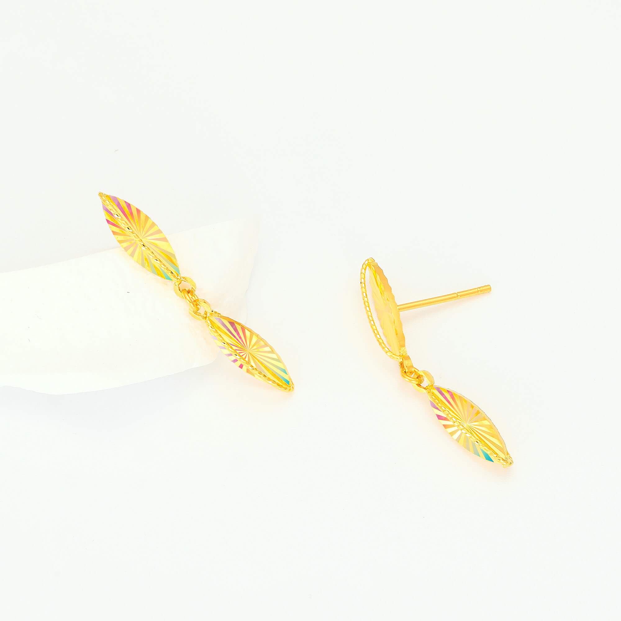 Natural Splendor · 5G Gold Iridescent Filigree Earrings
