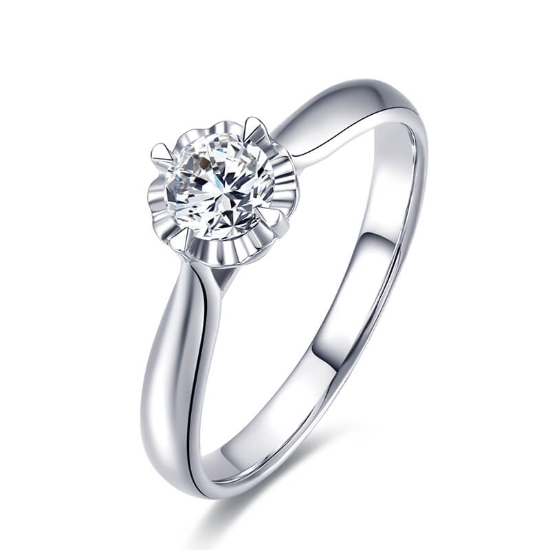 18K Gold Stylish Women's Diamond Ring with Floral Four-Prong Setting