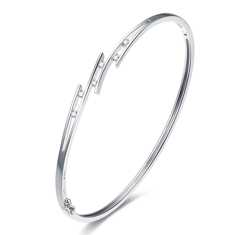 Simple 18K Gold Diamond Bracelet for Women