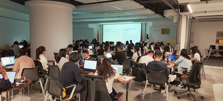 以智提效 以新致远｜金弘珠宝开展AI高效办公赋能专项培训